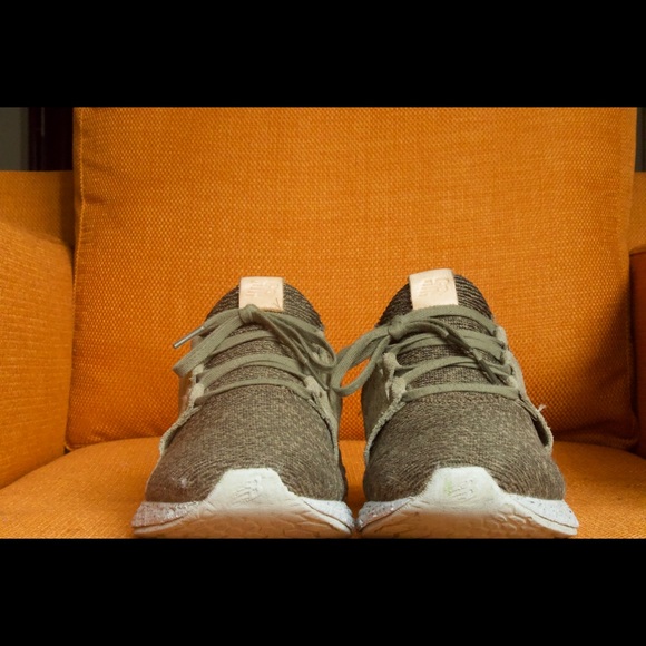 NEW BALANCE MENS GREEN SNEAKERS - Picture 4 of 5